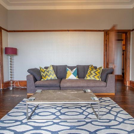 Pass The Keys Beautiful, Traditional 2 Bed Flat W Free Parking Glasgow Kültér fotó