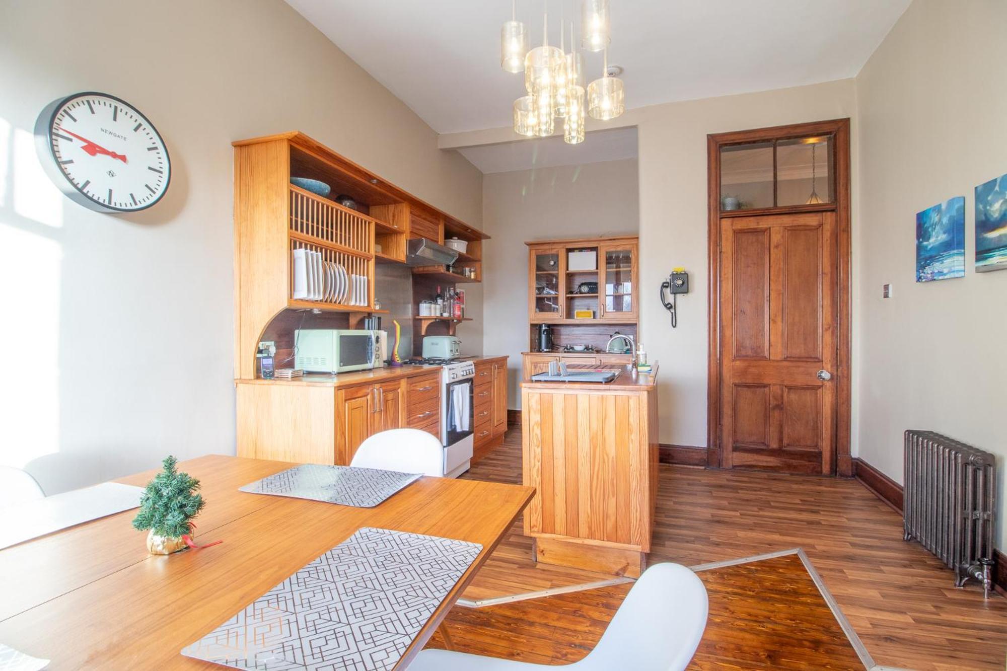 Pass The Keys Beautiful, Traditional 2 Bed Flat W Free Parking Glasgow Kültér fotó