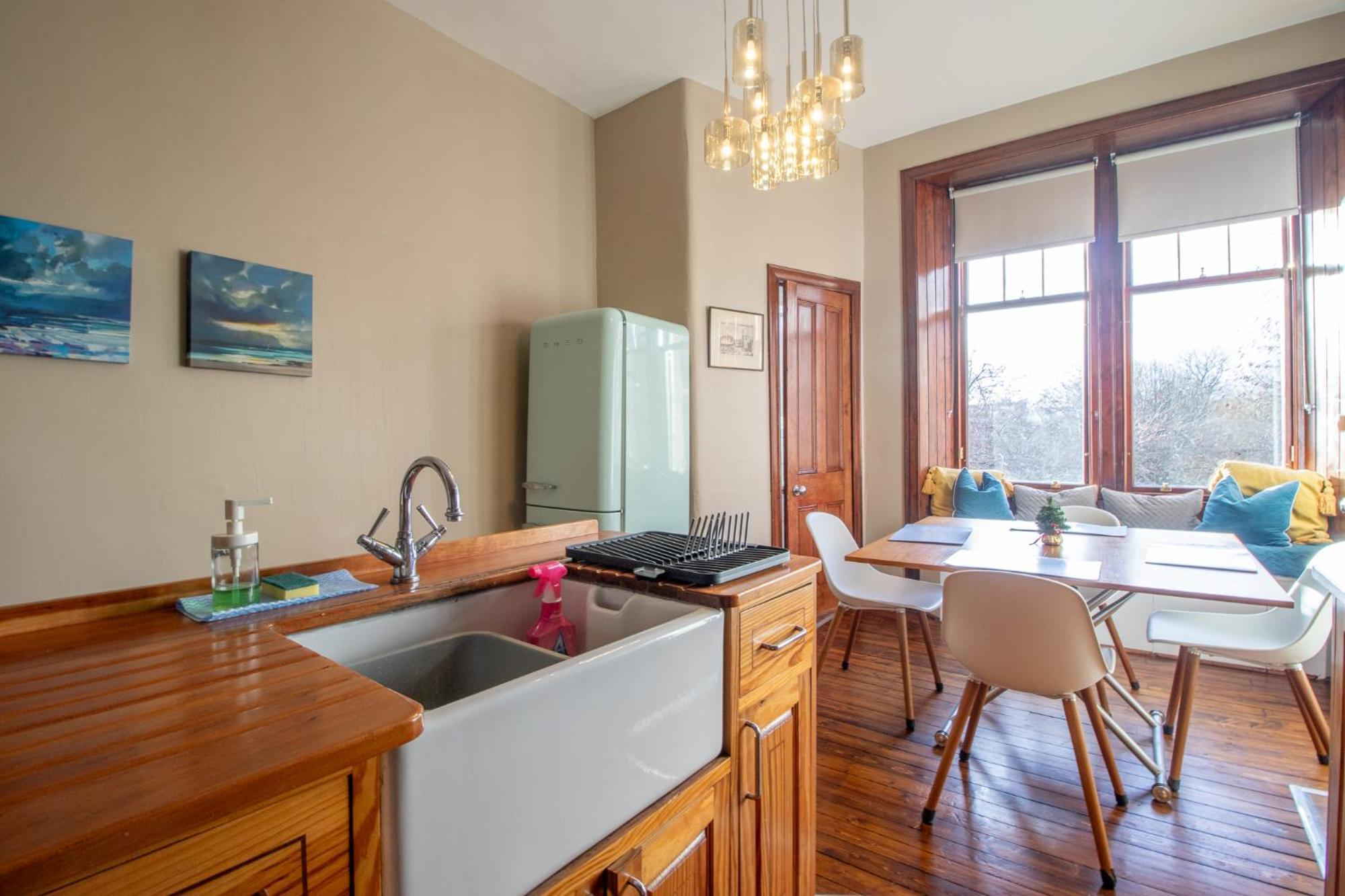 Pass The Keys Beautiful, Traditional 2 Bed Flat W Free Parking Glasgow Kültér fotó