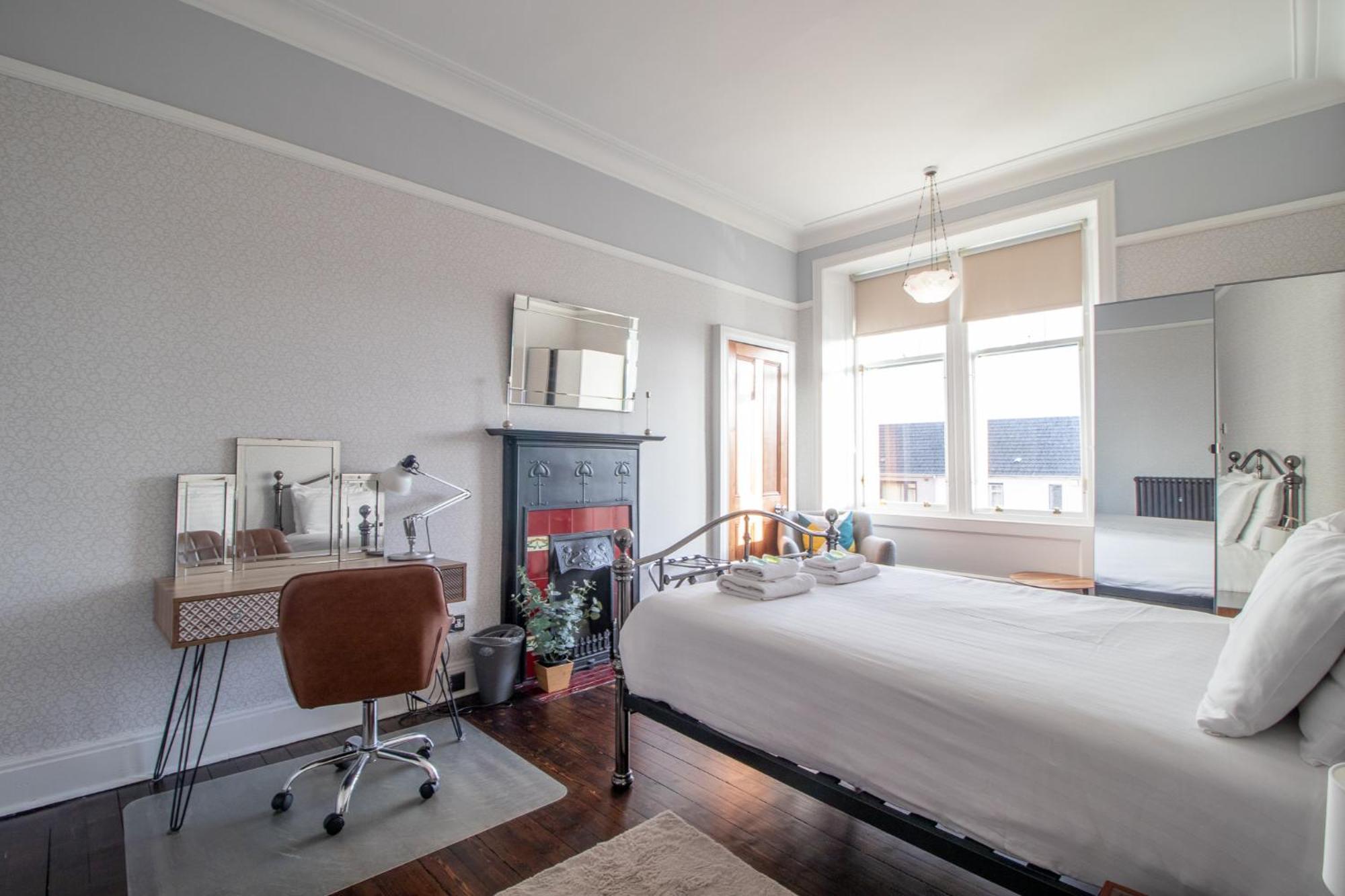 Pass The Keys Beautiful, Traditional 2 Bed Flat W Free Parking Glasgow Kültér fotó